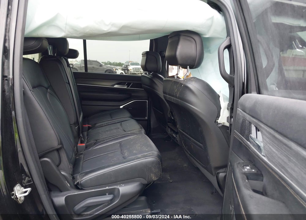 2024 JEEP WAGONEER L SERIES II 4X2 VIN: 1C4SJRBP2RS102406