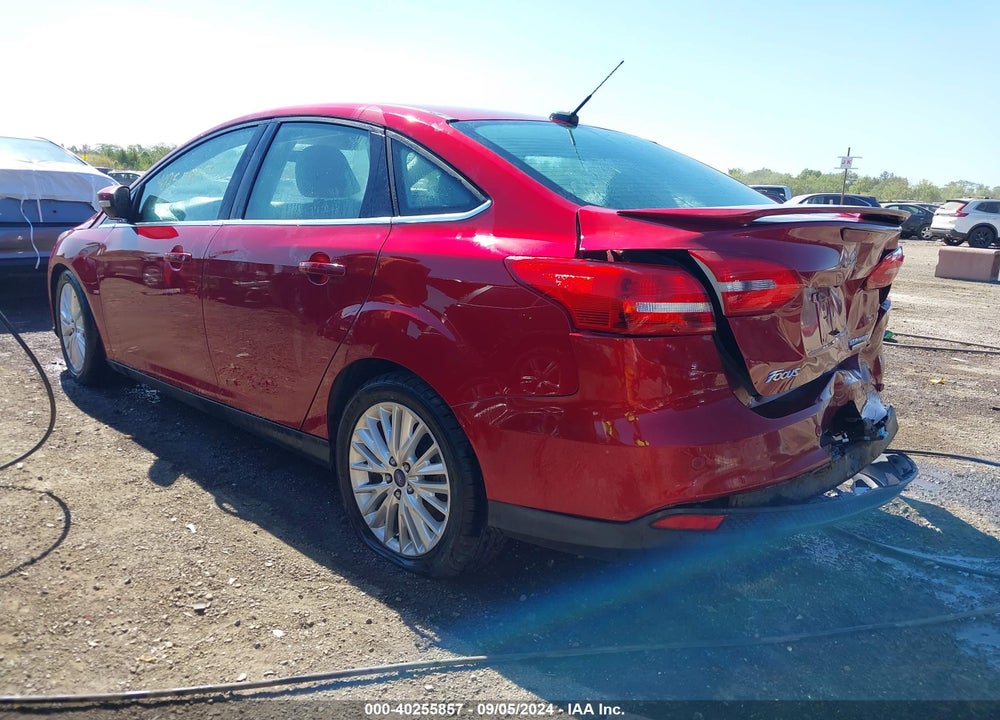 2015 FORD FOCUS TITANIUM VIN: 1FADP3J21FL340107