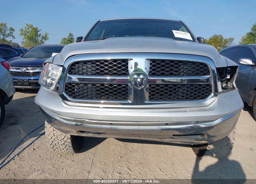 2018 RAM 1500 SLT QUAD CAB 4X2 6'4 BOX VIN: 1C6RR6GT3JS173508