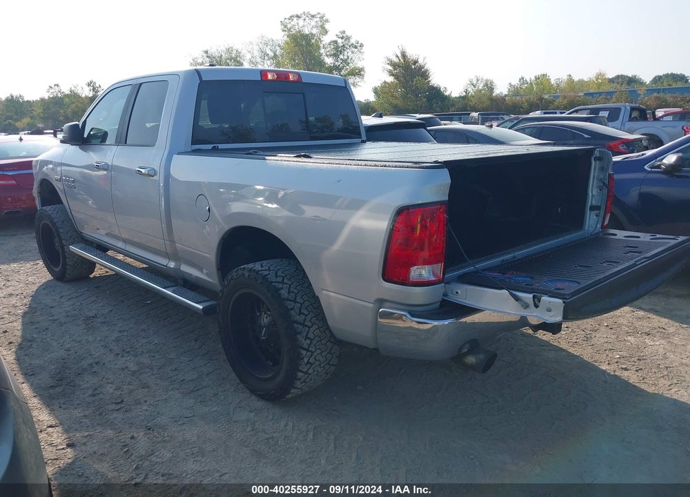 2018 RAM 1500 SLT QUAD CAB 4X2 6'4 BOX VIN: 1C6RR6GT3JS173508