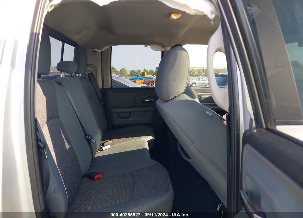 2018 RAM 1500 SLT QUAD CAB 4X2 6'4 BOX VIN: 1C6RR6GT3JS173508