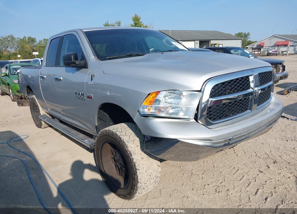 2018 RAM 1500 SLT QUAD CAB 4X2 6'4 BOX VIN: 1C6RR6GT3JS173508
