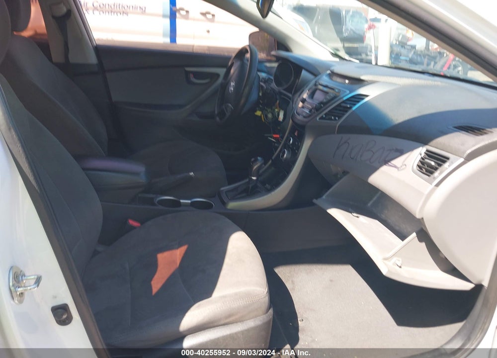 2016 HYUNDAI ELANTRA SE VIN: 5NPDH4AE9GH766768