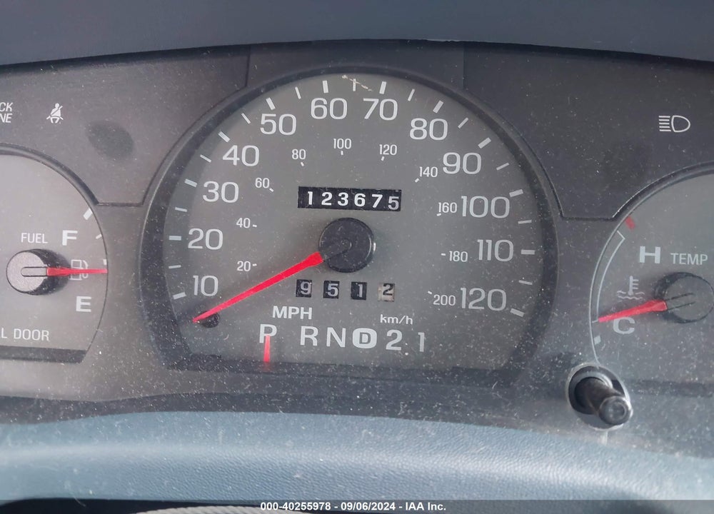 1999 MERCURY GRAND MARQUIS GS VIN: 2MEFM74W4XX710177