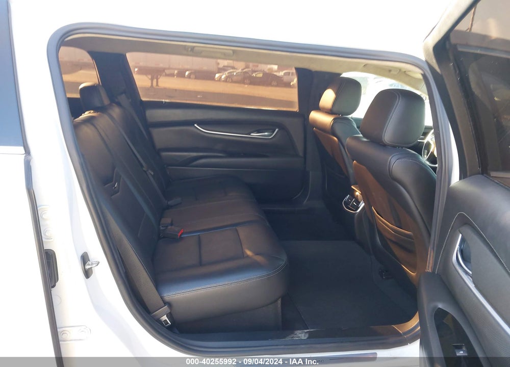 2015 CADILLAC XTS V4U COACHBUILDER LIMOUSINE VIN: 2GEXG6U3XF9550460