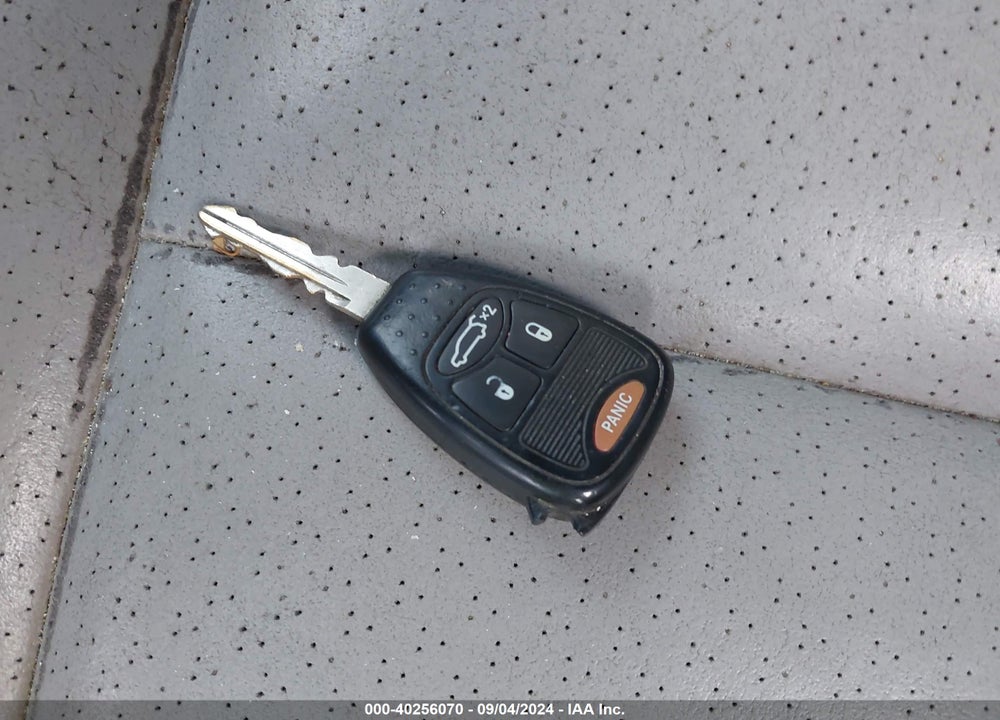 2004 CHRYSLER PACIFICA VIN: 2C8GM68494R563488