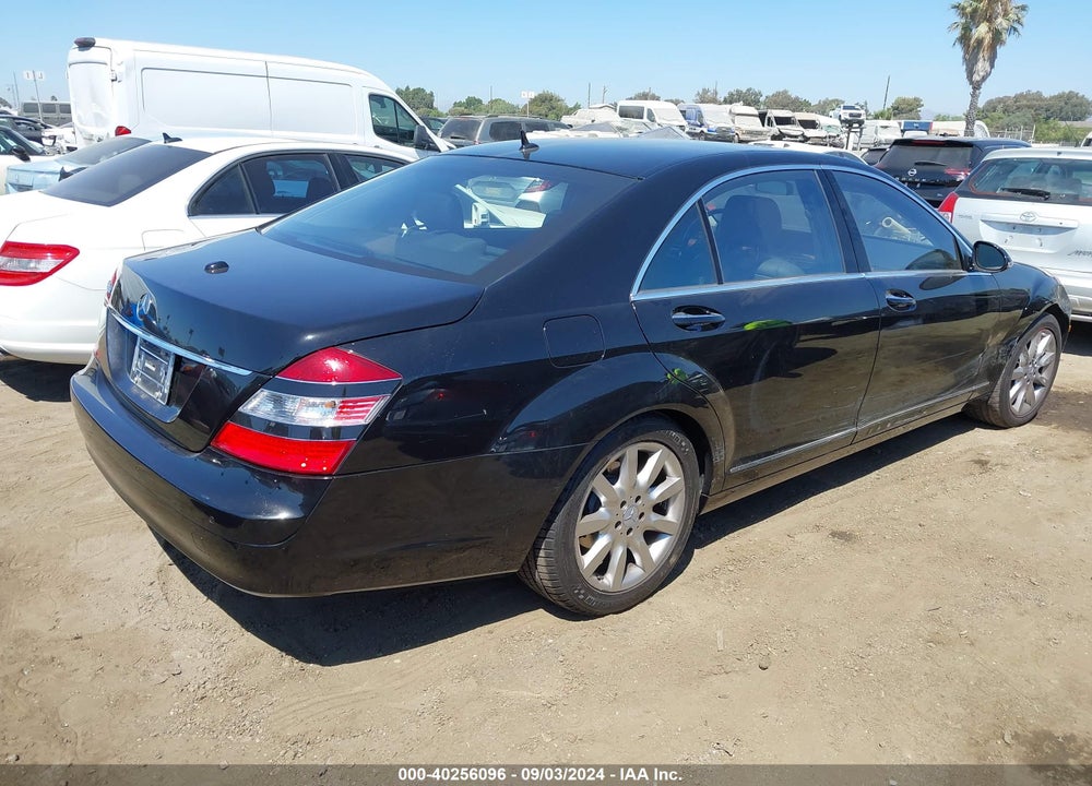 2007 MERCEDES-BENZ S 550 VIN: WDDNG71X87A055862