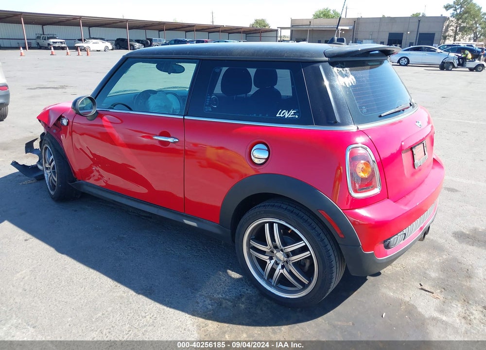 2010 MINI COOPER S VIN: WMWMF7C51ATW89091
