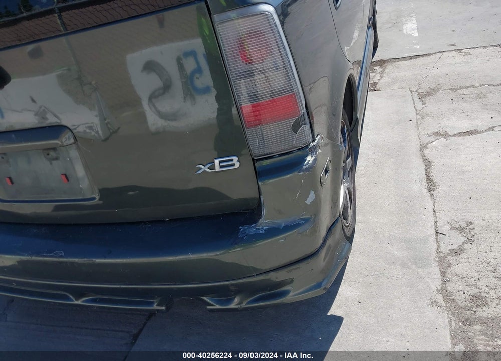 2004 SCION XB VIN: JTLKT324640166888