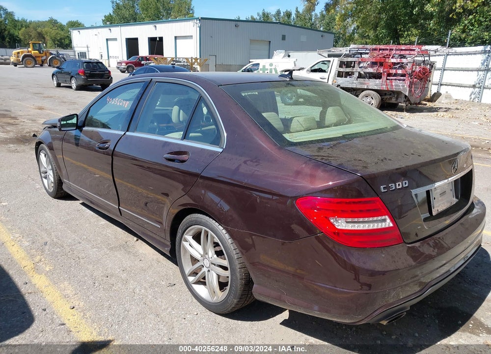 2012 MERCEDES-BENZ C 300 LUXURY 4MATIC/SPORT 4MATIC VIN: WDDGF8BBXCA647715
