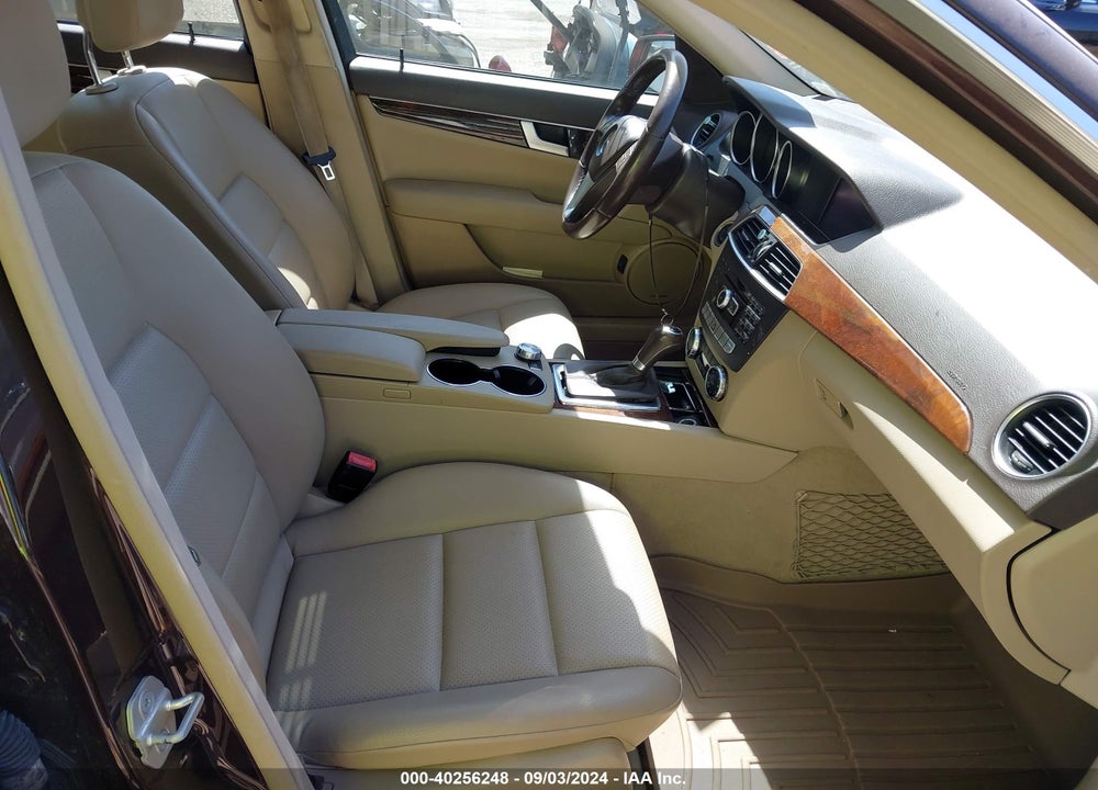 2012 MERCEDES-BENZ C 300 LUXURY 4MATIC/SPORT 4MATIC VIN: WDDGF8BBXCA647715