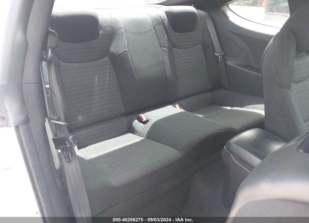 2015 HYUNDAI GENESIS 3.8 BASE VIN: KMHHU6KJ7FU125140