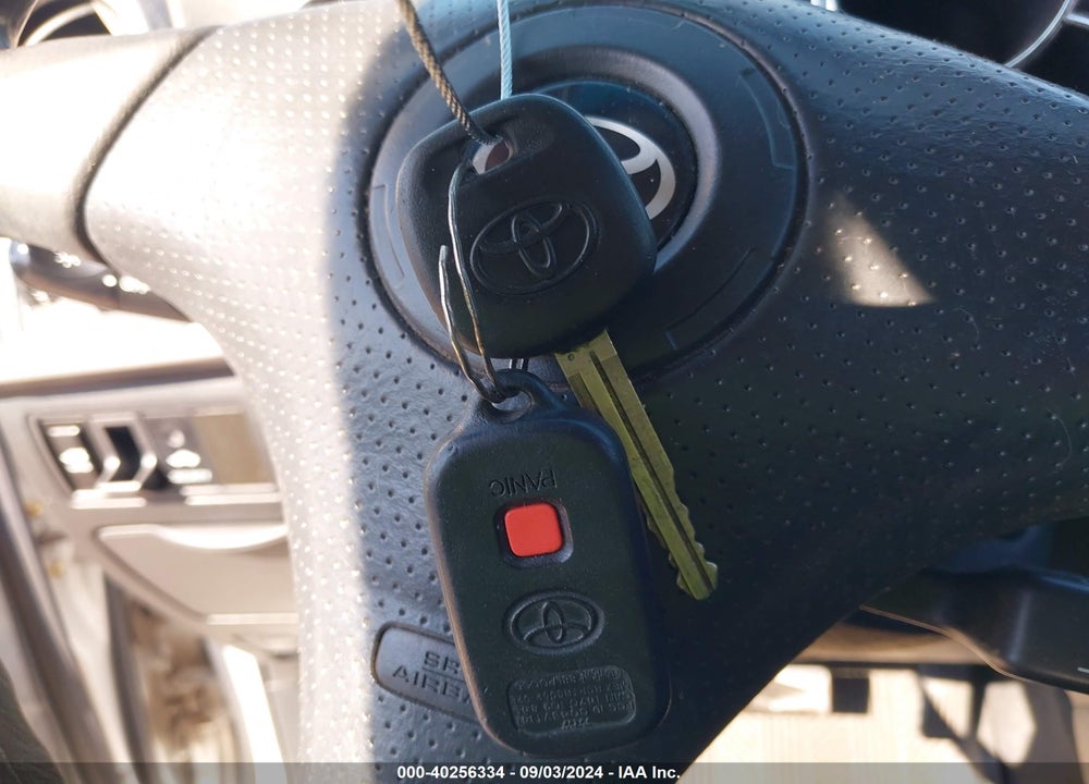 2005 TOYOTA MATRIX VIN: 2T1KR32E35C409115