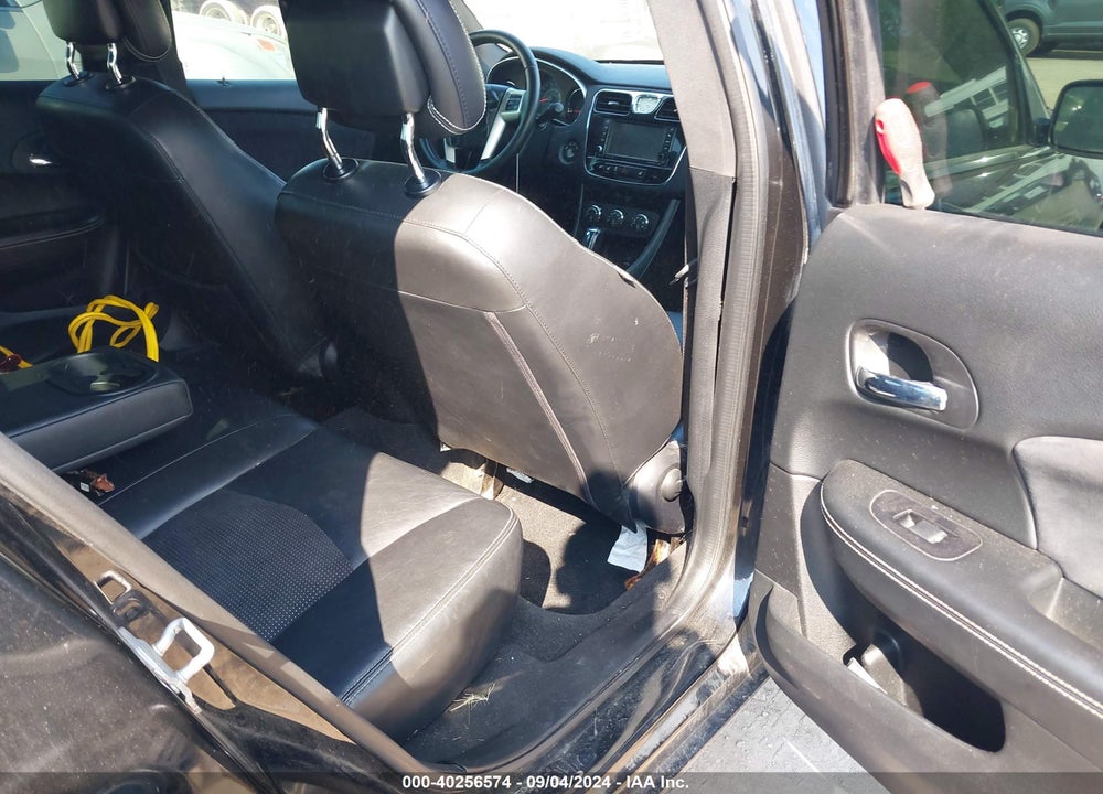 2012 CHRYSLER 200 S VIN: 1C3CCBHG8CN225652