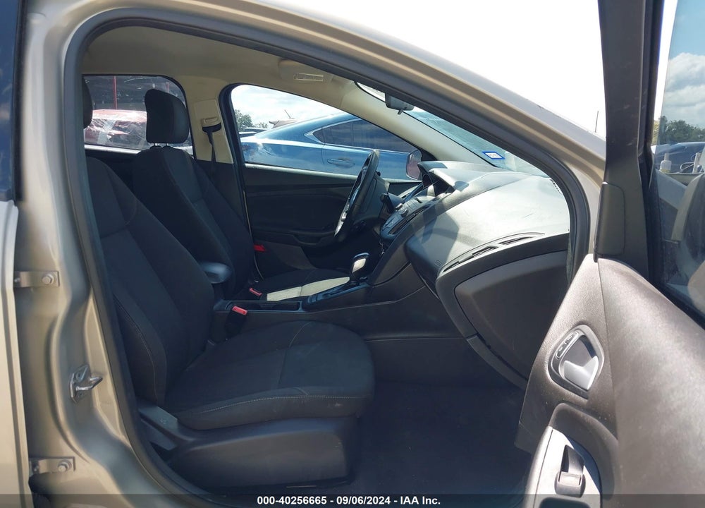 2016 FORD FOCUS SE VIN: 1FADP3F25GL289432