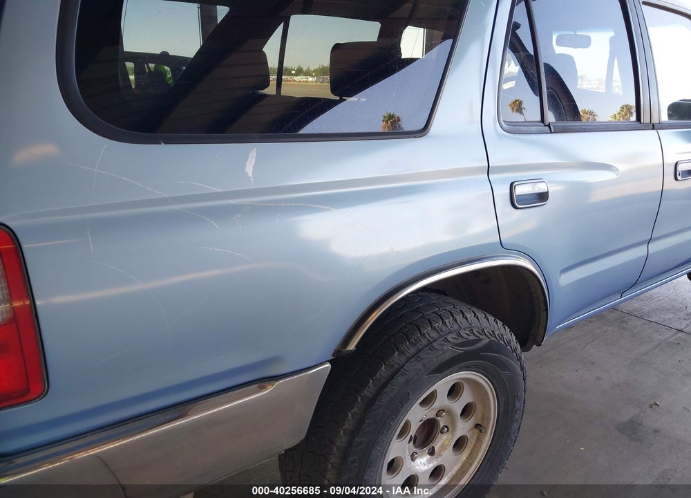 1998 TOYOTA 4RUNNER SR5 V6 VIN: JT3GN86R0W0085195