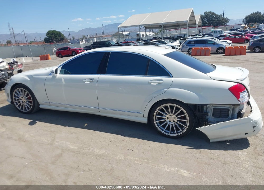 2009 MERCEDES-BENZ S 550 VIN: WDDNG71X69A275228