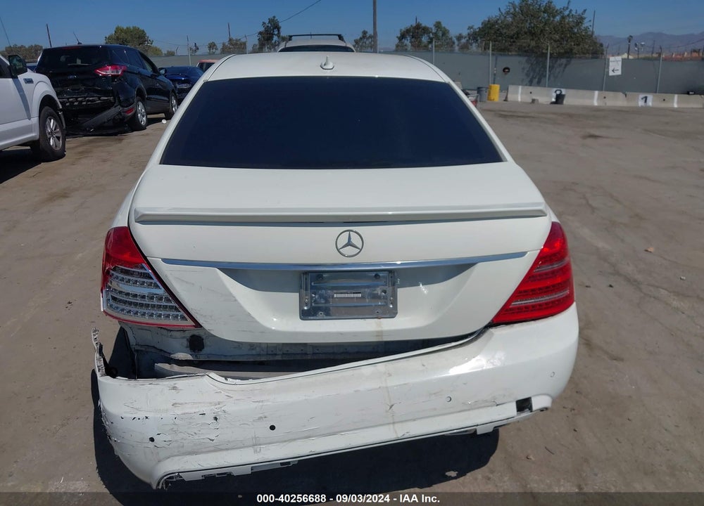 2009 MERCEDES-BENZ S 550 VIN: WDDNG71X69A275228
