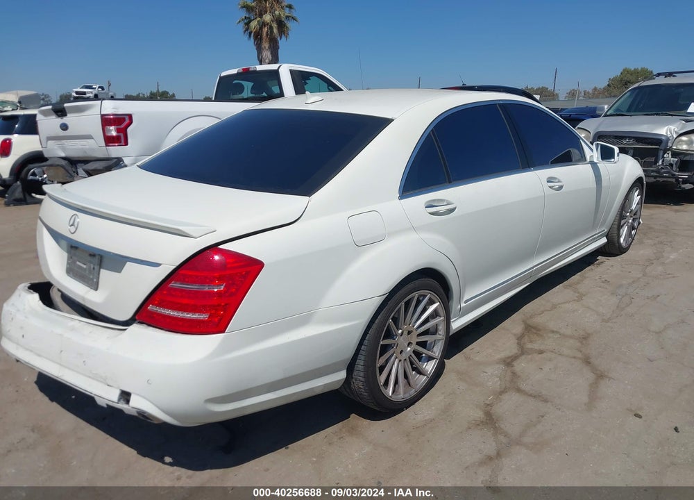 2009 MERCEDES-BENZ S 550 VIN: WDDNG71X69A275228