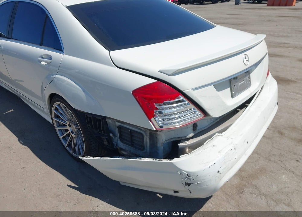 2009 MERCEDES-BENZ S 550 VIN: WDDNG71X69A275228