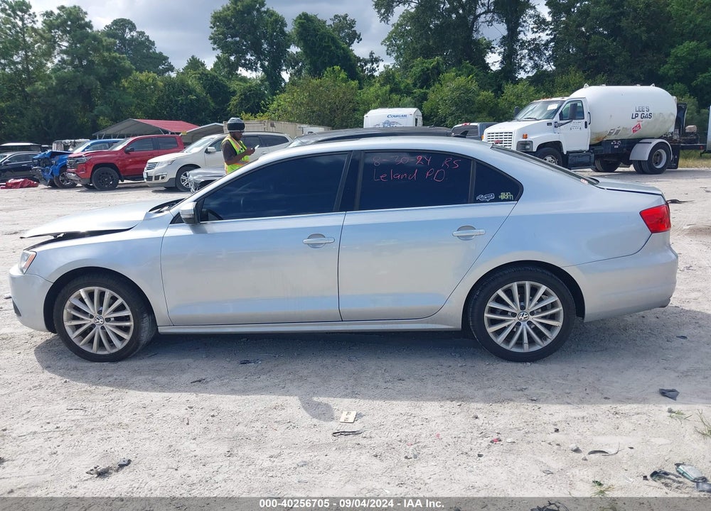 2014 VOLKSWAGEN JETTA 1.8T SEL VIN: 3VWL07AJ9EM387310