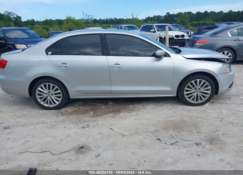 2014 VOLKSWAGEN JETTA 1.8T SEL VIN: 3VWL07AJ9EM387310