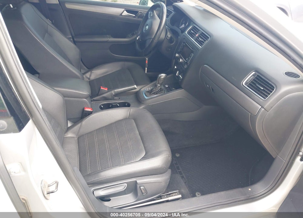2014 VOLKSWAGEN JETTA 1.8T SEL VIN: 3VWL07AJ9EM387310