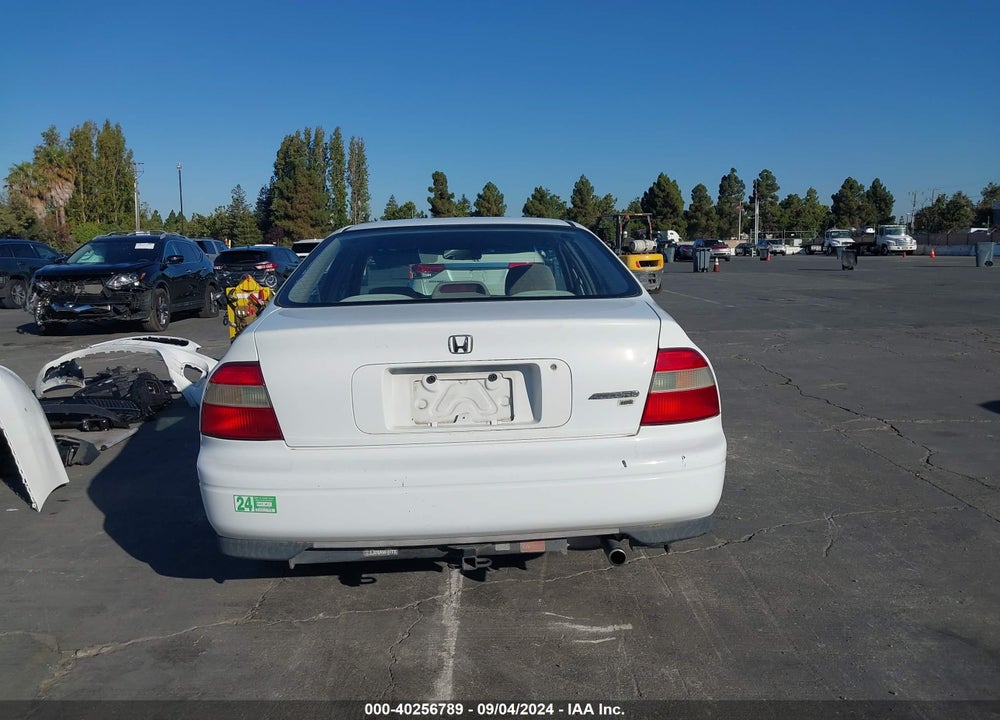 1995 HONDA ACCORD LX/EX VIN: 1HGCD5636SA074733