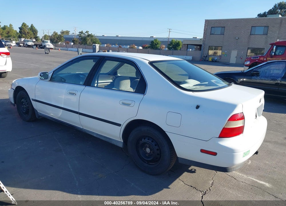 1995 HONDA ACCORD LX/EX VIN: 1HGCD5636SA074733