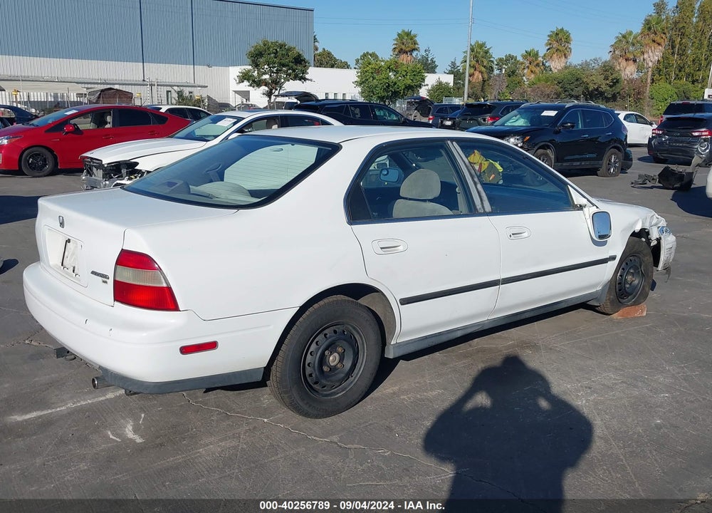 1995 HONDA ACCORD LX/EX VIN: 1HGCD5636SA074733