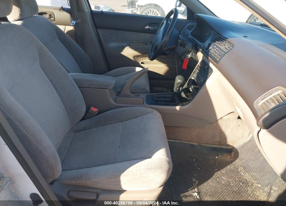 1995 HONDA ACCORD LX/EX VIN: 1HGCD5636SA074733
