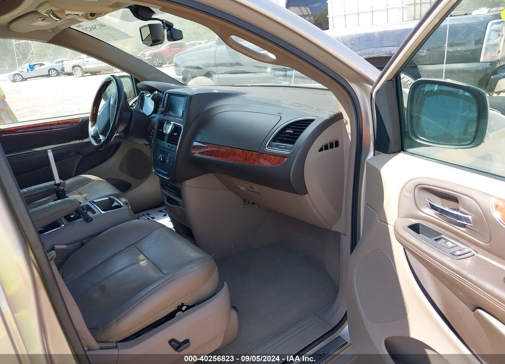 2015 CHRYSLER TOWN & COUNTRY LIMITED PLATINUM VIN: 2C4RC1GG5FR627797
