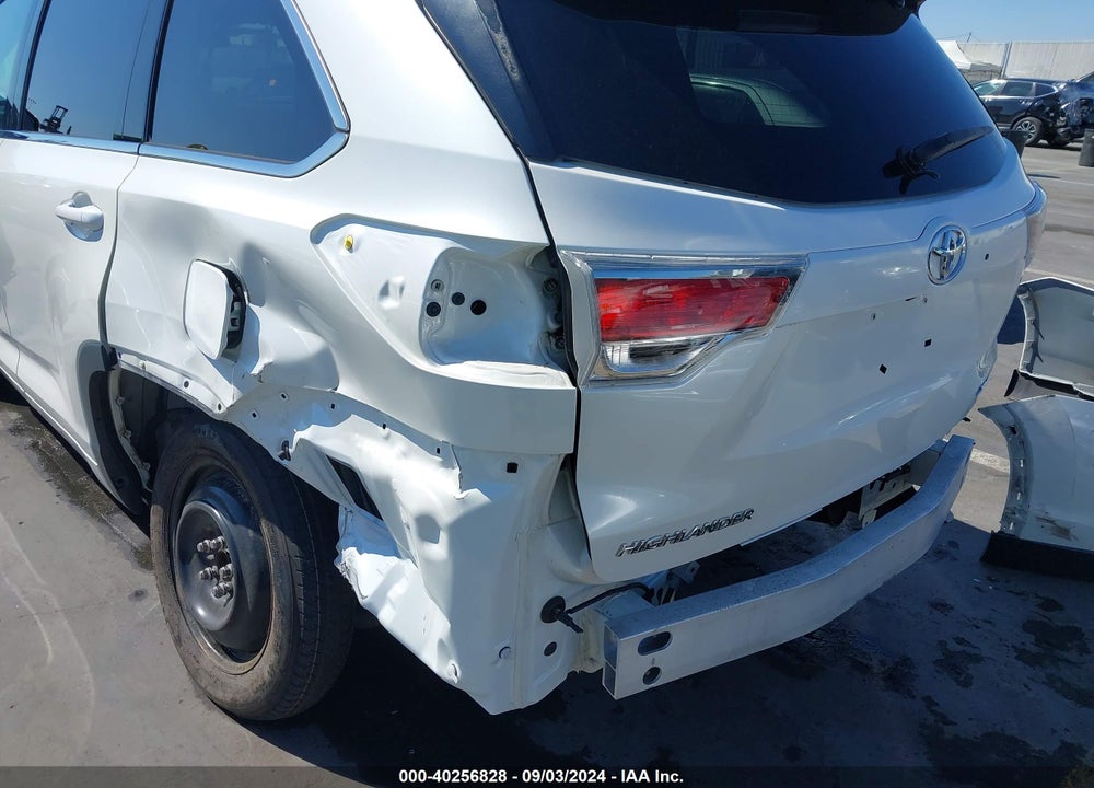 2014 TOYOTA HIGHLANDER XLE V6 VIN: 5TDKKRFH6ES012856