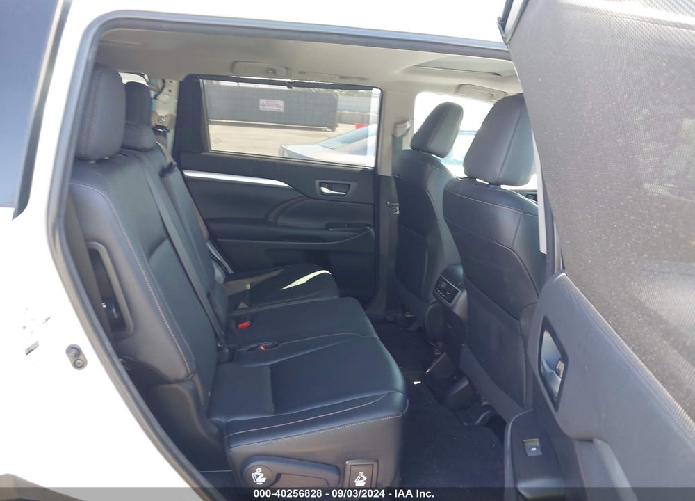 2014 TOYOTA HIGHLANDER XLE V6 VIN: 5TDKKRFH6ES012856