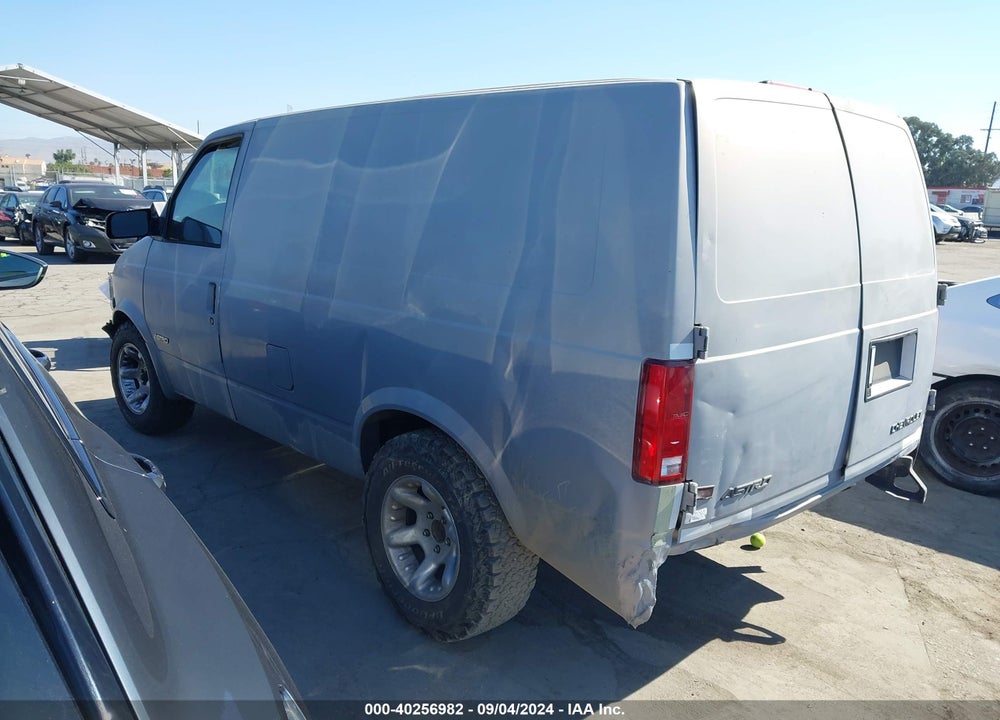 1999 CHEVROLET ASTRO VIN: 1GCDM19W4XB182058