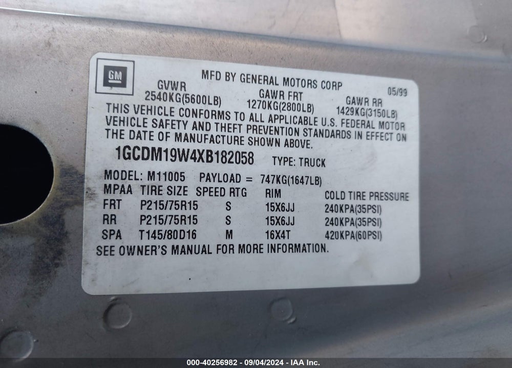 1999 CHEVROLET ASTRO VIN: 1GCDM19W4XB182058