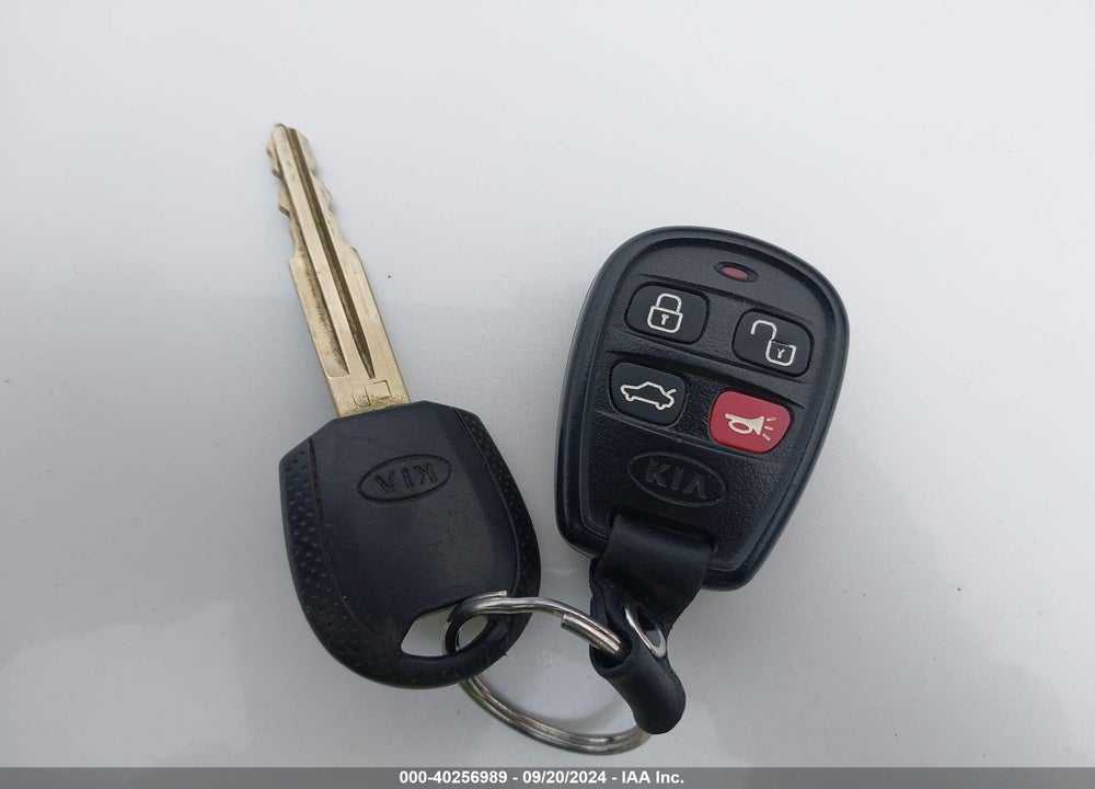 2004 KIA SPECTRA EX/LX VIN: KNAFE121145032940