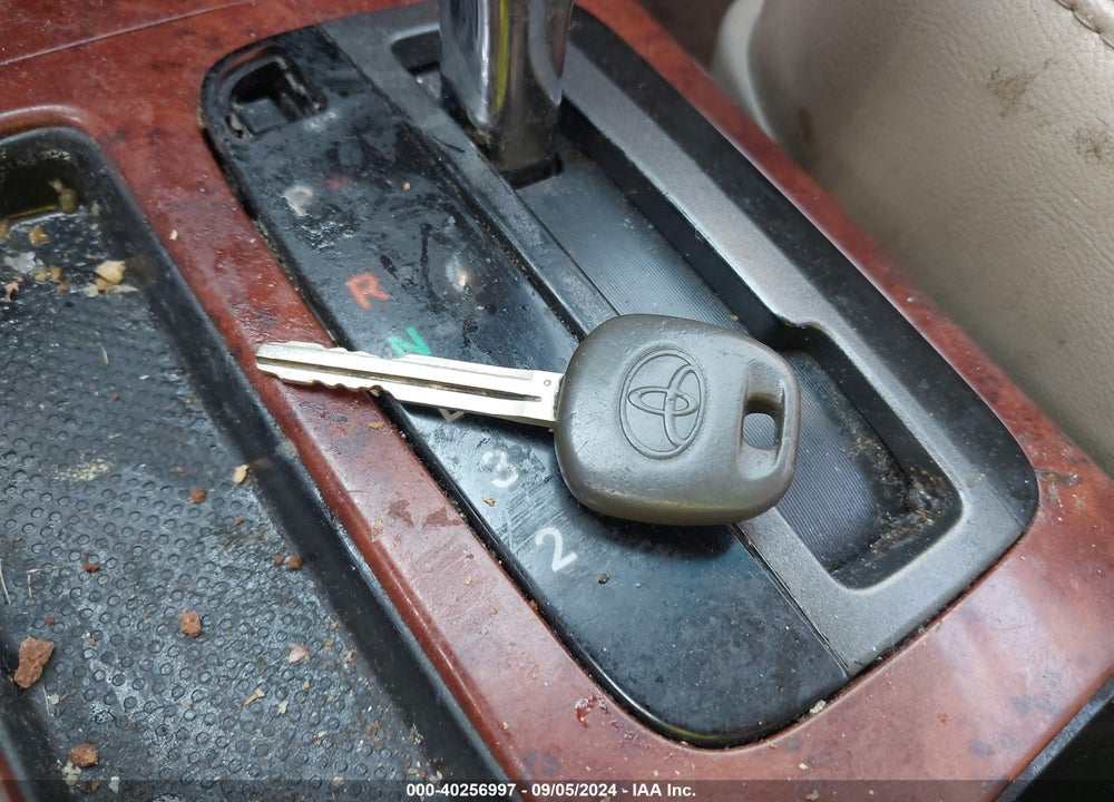 2006 TOYOTA CAMRY XLE V6 VIN: 4T1BF30K16U115441