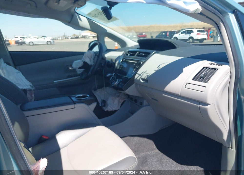 2017 TOYOTA PRIUS V FOUR VIN: JTDZN3EUXHJ063988