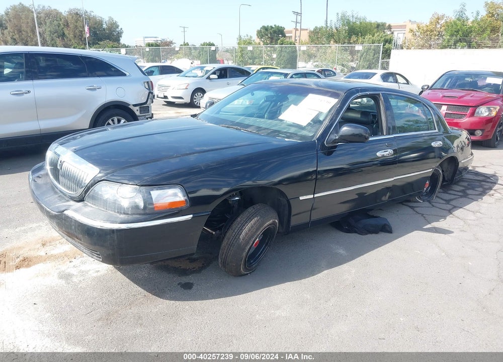 1998 LINCOLN TOWN CAR SIGNATURE VIN: 1LNFM82W4WY657369