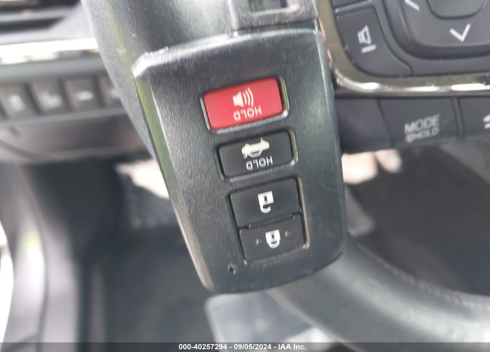 2016 TOYOTA AVALON HYBRID LIMITED VIN: 4T1BD1EB2GU051284