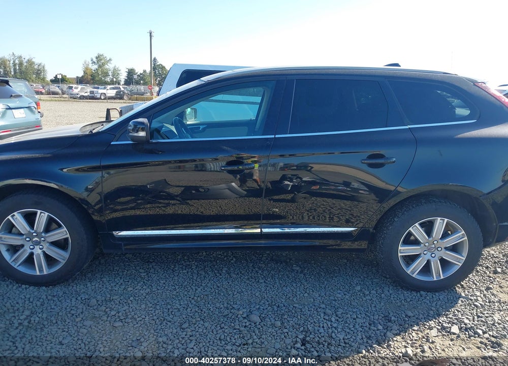 2017 VOLVO XC60 T5 INSCRIPTION VIN: YV440MRU3H2013062