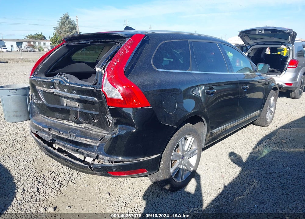 2017 VOLVO XC60 T5 INSCRIPTION VIN: YV440MRU3H2013062