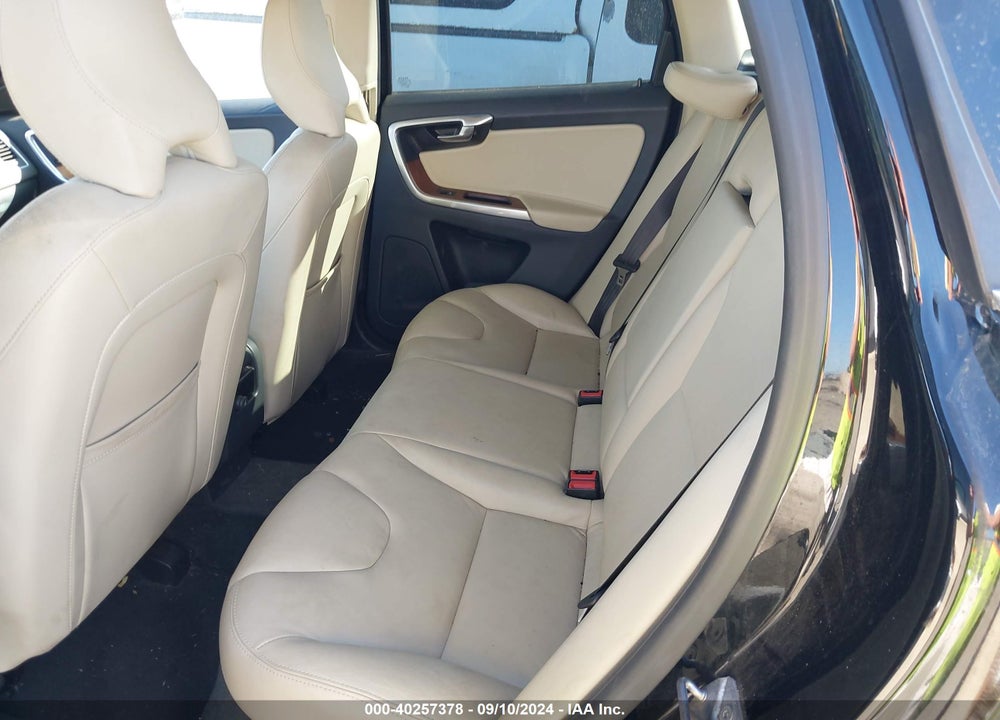 2017 VOLVO XC60 T5 INSCRIPTION VIN: YV440MRU3H2013062