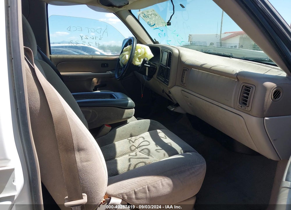 2005 CHEVROLET TAHOE LS VIN: 1GNEK13T85R213963