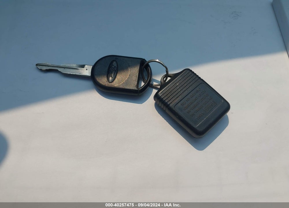2002 FORD TAURUS SE VIN: 1FAFP532X2G236901