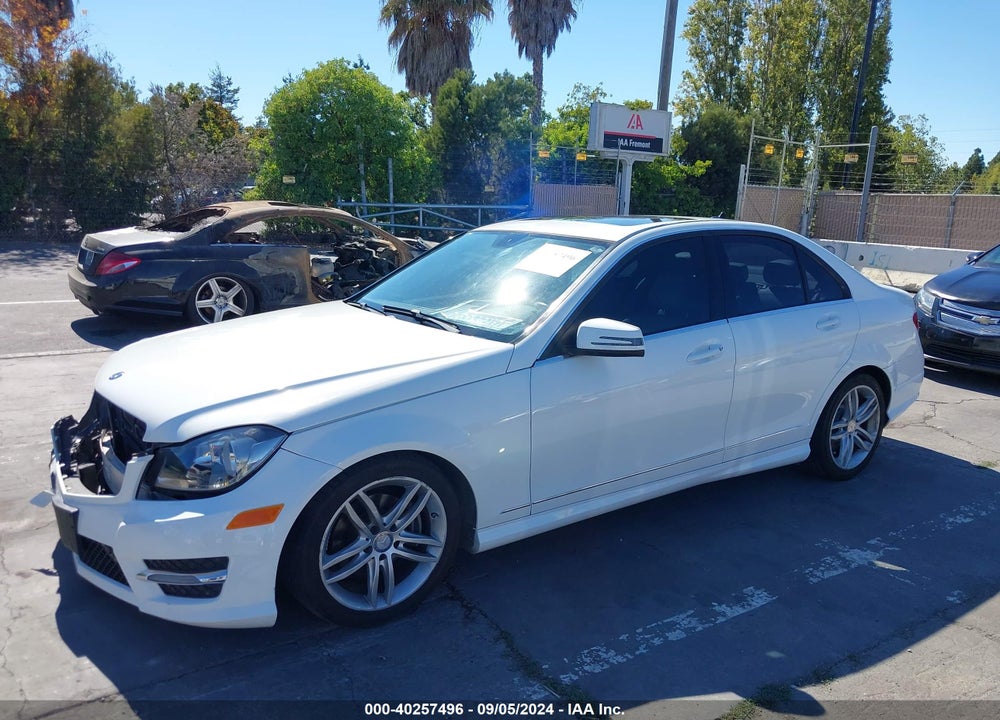 2014 MERCEDES-BENZ C 250 LUXURY/SPORT VIN: WDDGF4HB2EA961393