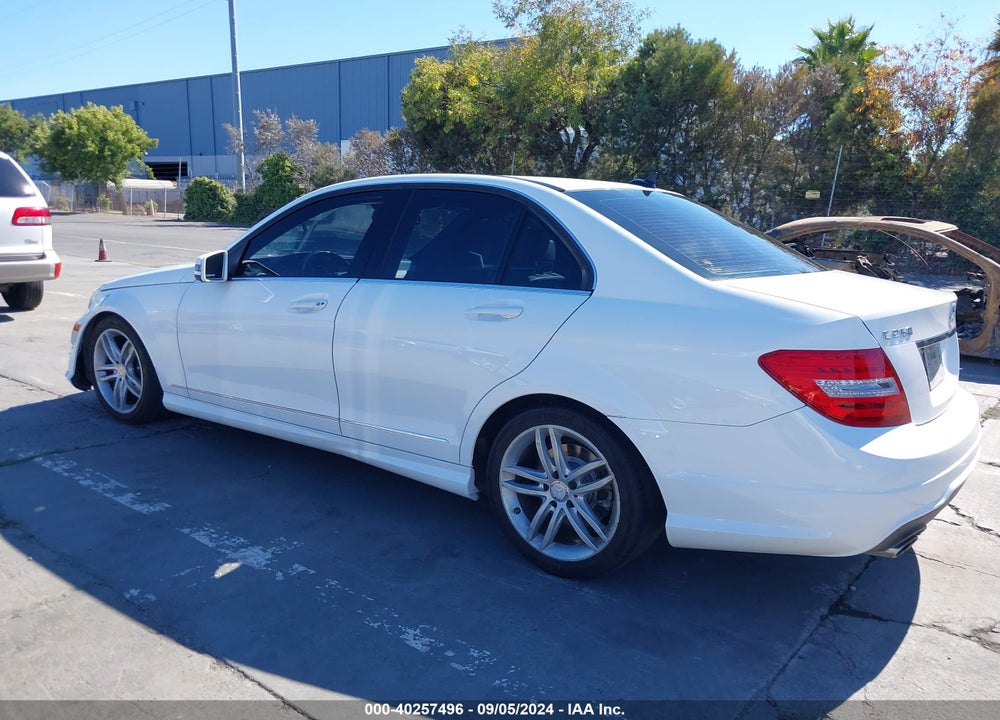 2014 MERCEDES-BENZ C 250 LUXURY/SPORT VIN: WDDGF4HB2EA961393