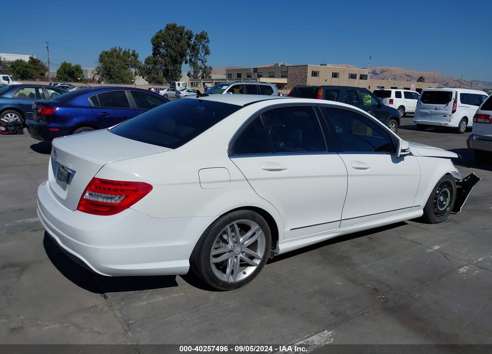 2014 MERCEDES-BENZ C 250 LUXURY/SPORT VIN: WDDGF4HB2EA961393