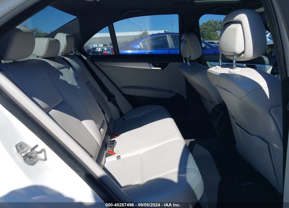2014 MERCEDES-BENZ C 250 LUXURY/SPORT VIN: WDDGF4HB2EA961393